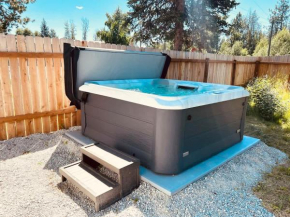 Cozy Hot Tub Retreat
